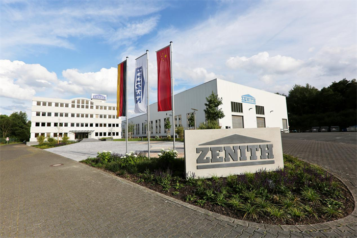 Quangong'un Almanya'daki yan kuruluşu Zenite, uzun süre hizmet veren çalışanlarını övüyor, işçiliği ve sadakati takdir ediyor