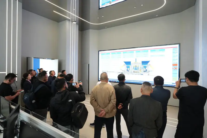 Çin Yapı Taşları Birliği 8. Oturumunun İkinci Daimi Konsey Toplantısı Quanzhou'da Yapıldı; Quangong Machinery Co., Ltd. Sanayi Değişimine ve Gelişimine Katkıda Bulunmaktadır.